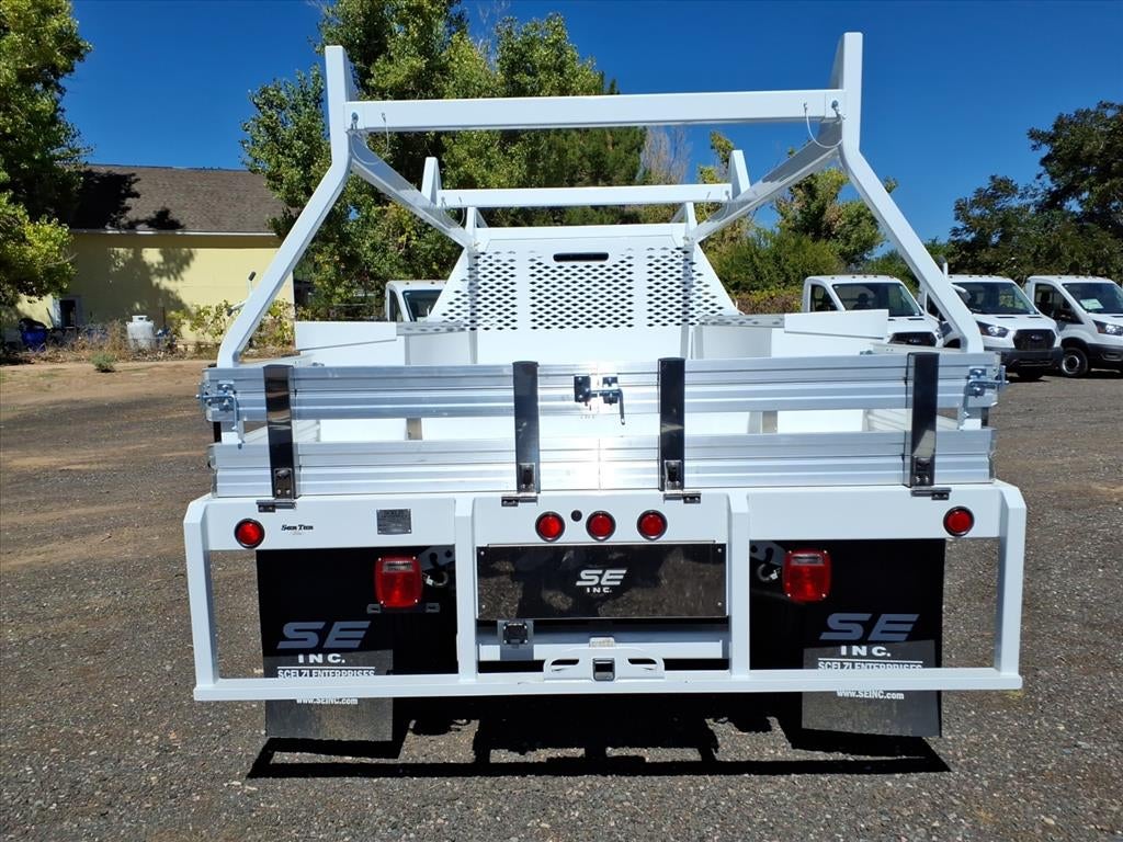 2026 Ford SUPER DUTY F-550 XL 2WD CREW CAB 203 WB 8