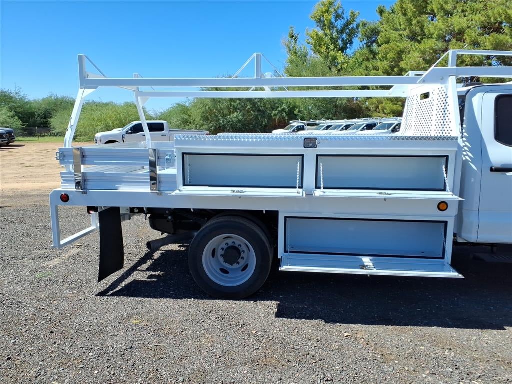 2026 Ford SUPER DUTY F-550 XL 2WD CREW CAB 203 WB 8