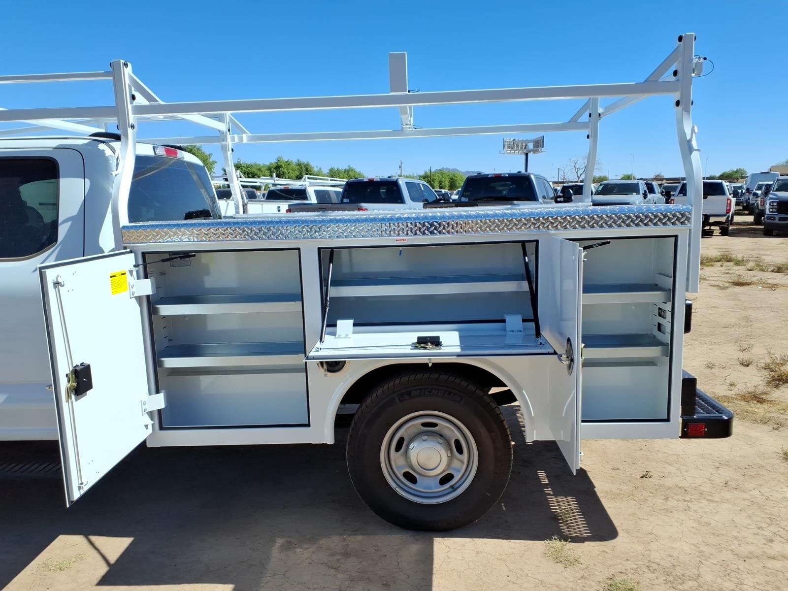 2025 Ford F-250 Super Duty XL 2WD SUPERCAB 8 BOX