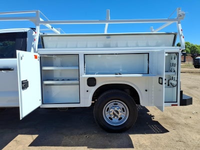 2027 Ford F-250 Super Duty XL 2WD REG CAB 8 BOX