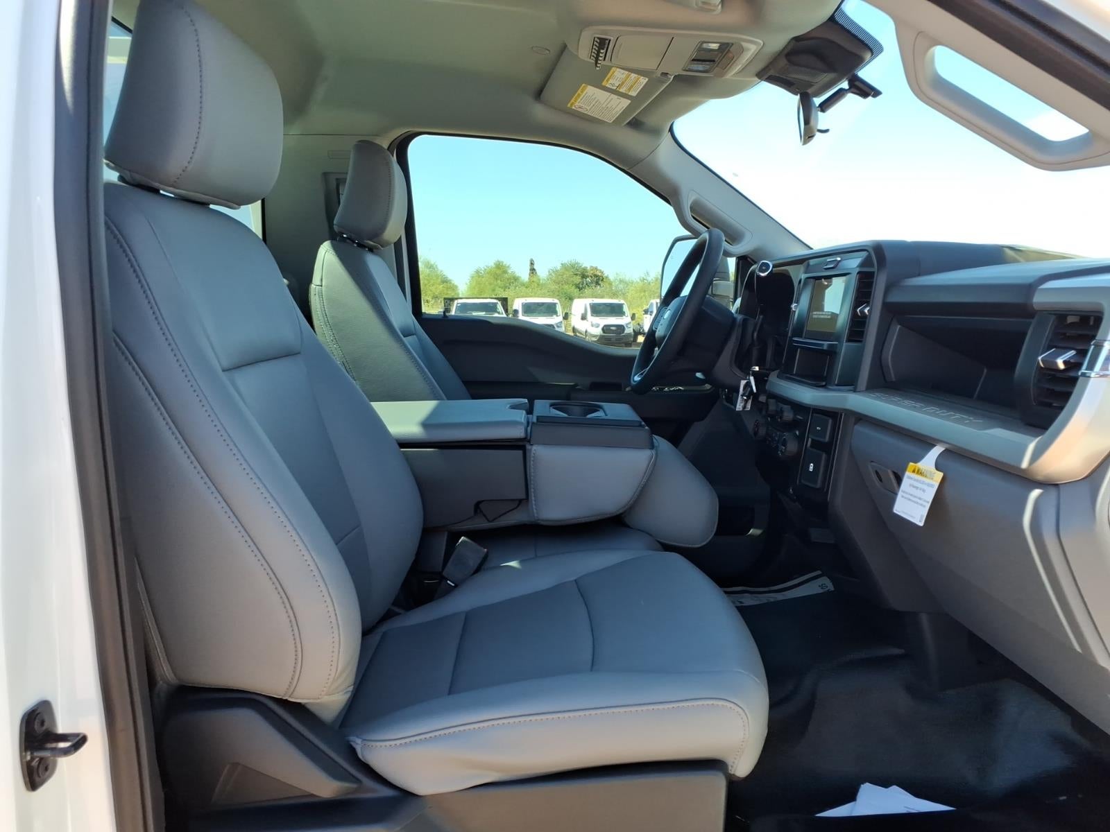 2027 Ford F-250 Super Duty XL 2WD REG CAB 8 BOX