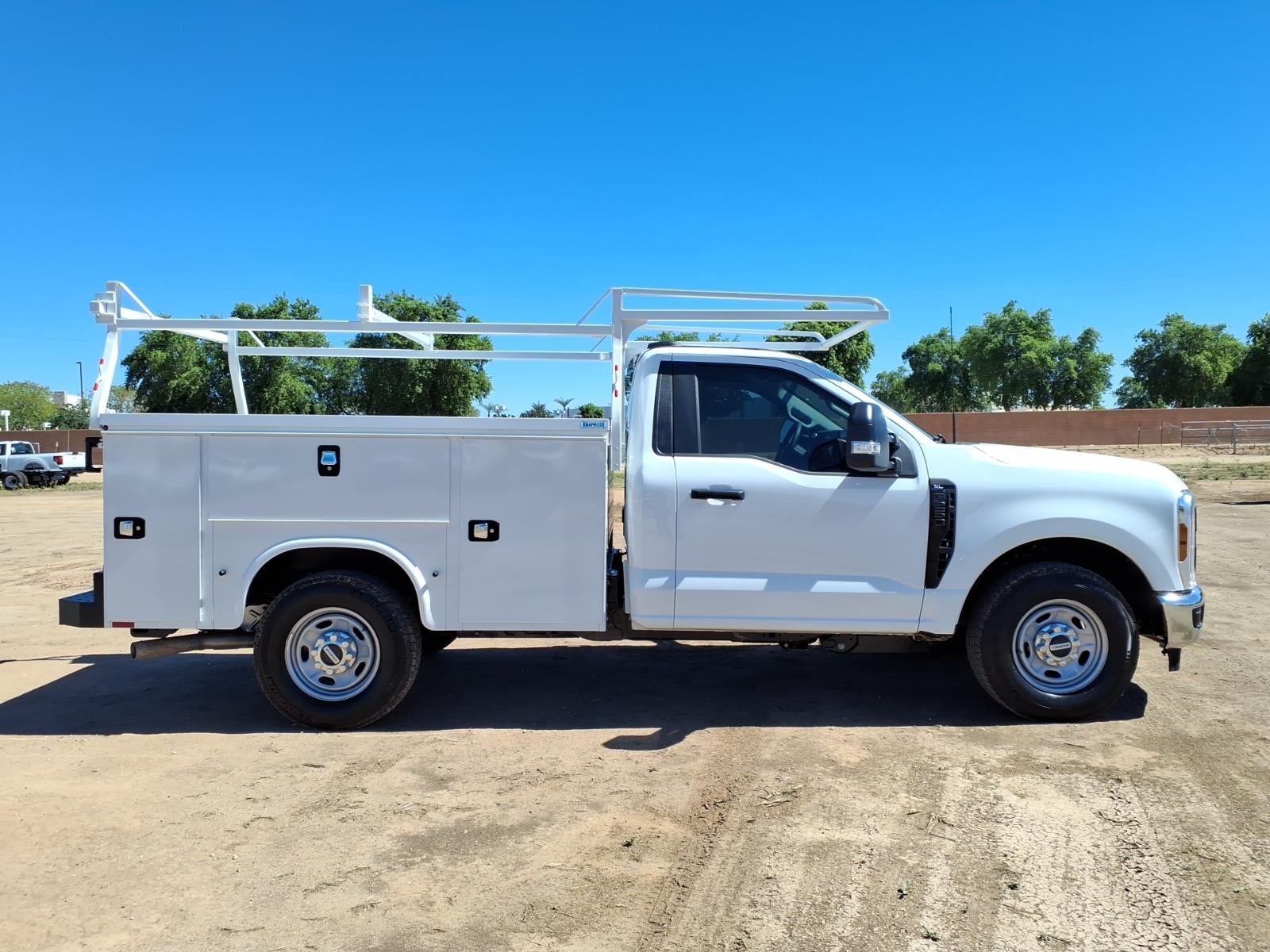 2027 Ford F-250 Super Duty XL 2WD REG CAB 8 BOX