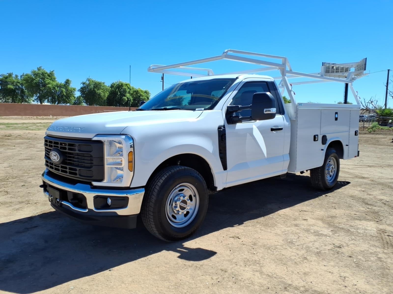 2027 Ford F-250 Super Duty XL 2WD REG CAB 8 BOX