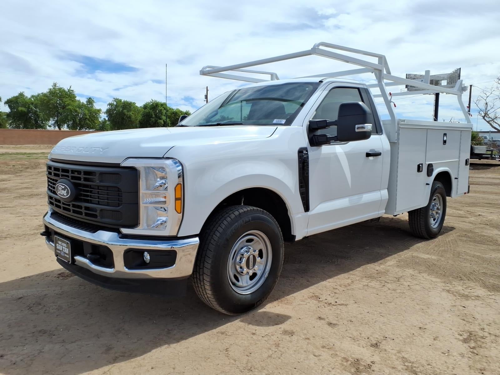 2027 Ford F-250 Super Duty XL 2WD REG CAB 8 BOX