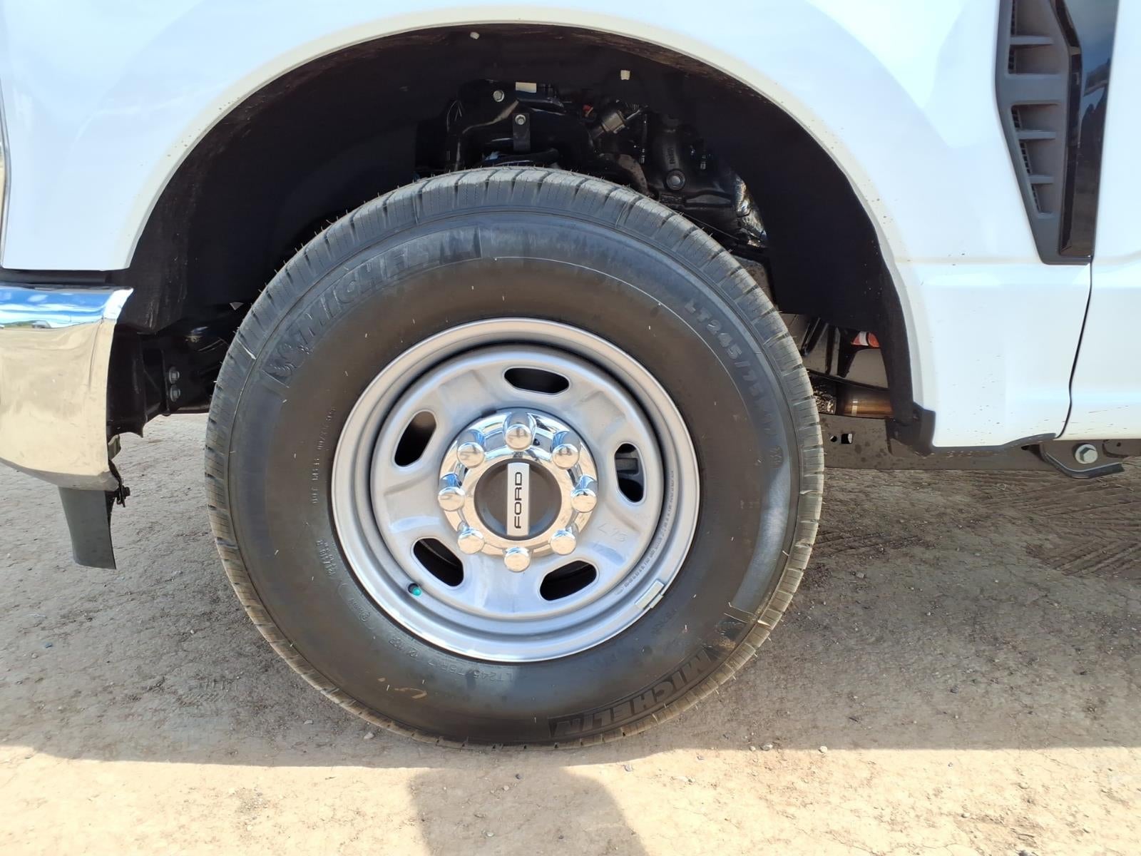 2027 Ford F-250 Super Duty XL 2WD REG CAB 8 BOX