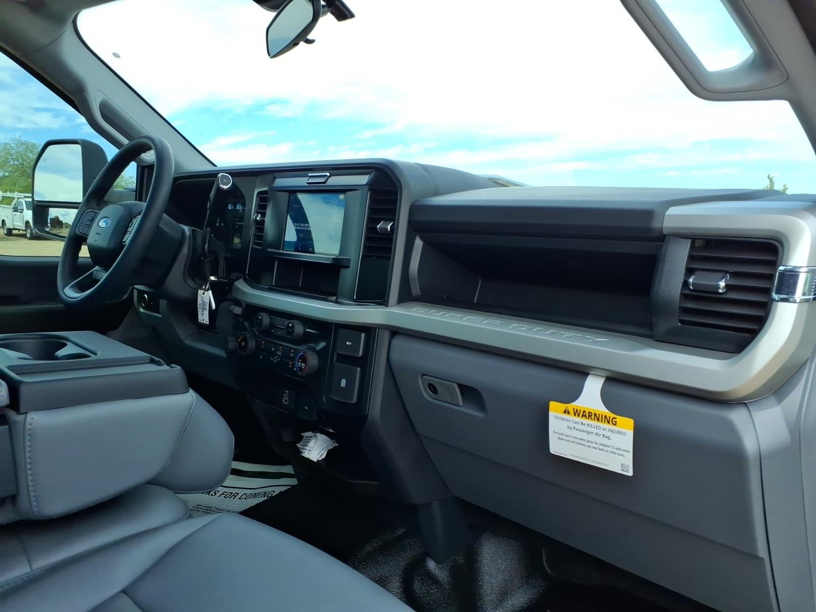 2027 Ford F-350 Super Duty XL 2WD REG CAB 169 WB 84