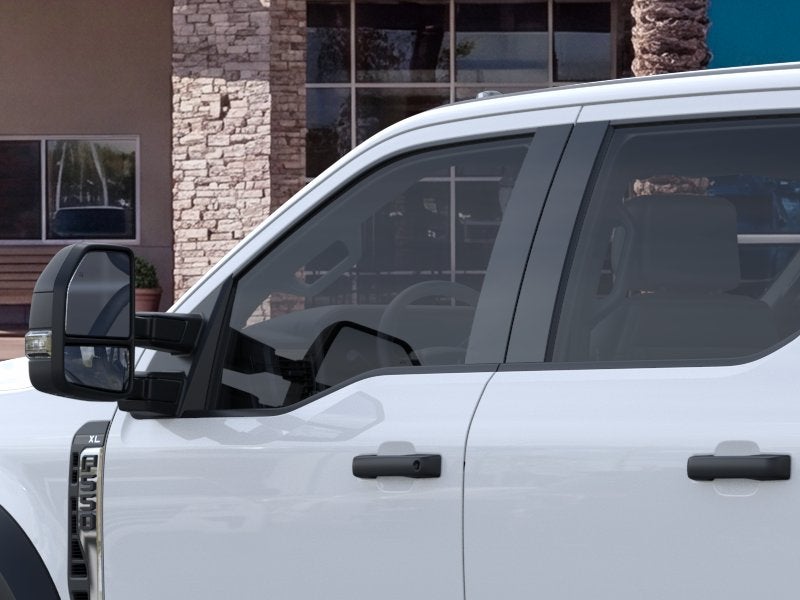 2025 Ford SUPER DUTY F-550 CREW CHAS CAB DRW/179