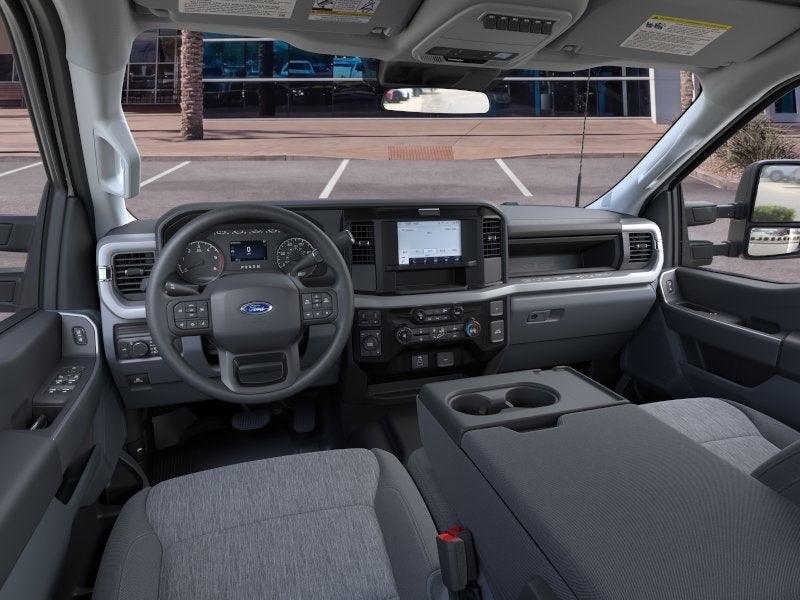 2025 Ford SUPER DUTY F-550 CREW CHAS CAB DRW/179
