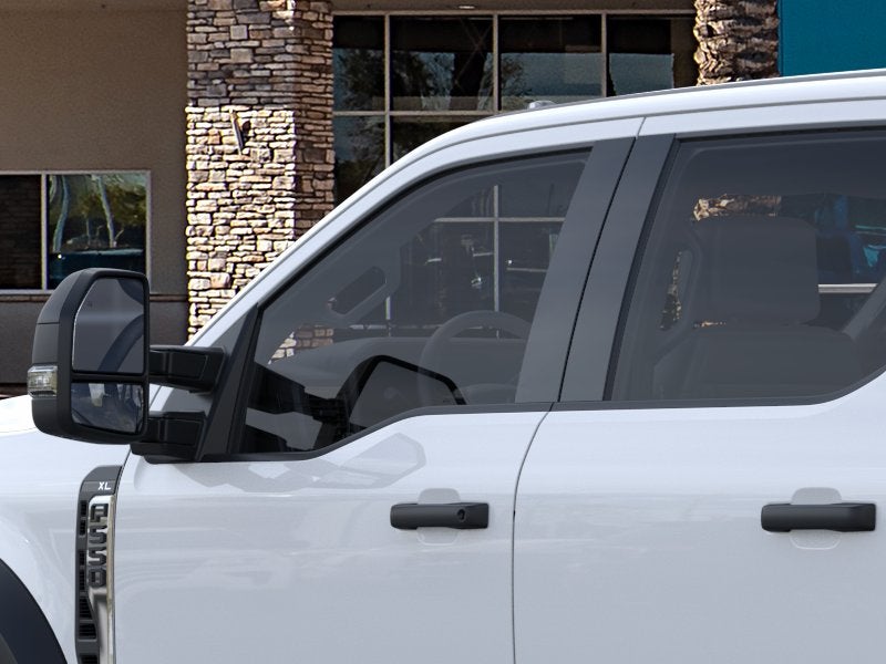 2025 Ford SUPER DUTY F-550 CREW CHAS CAB DRW/179