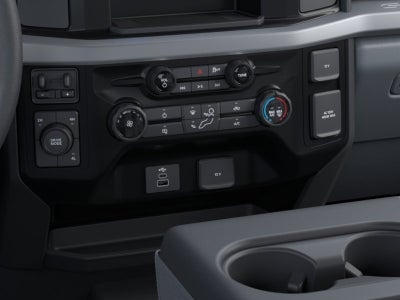 2025 Ford SUPER DUTY F-550 CREW CHAS CAB DRW/179