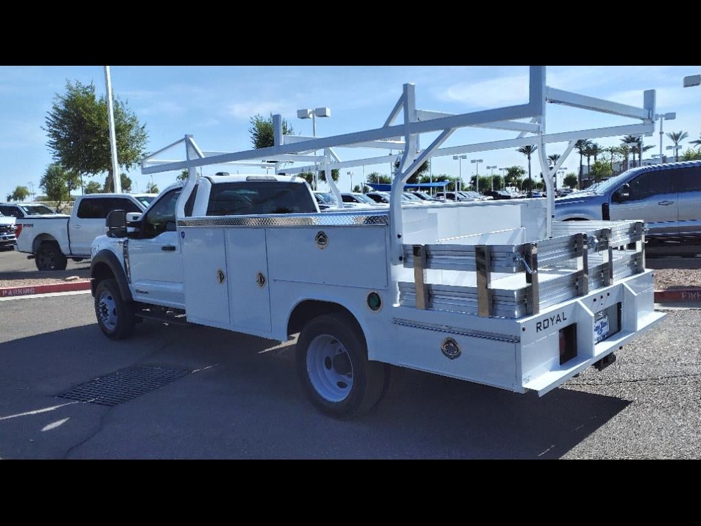 2024 Ford SUPER DUTY F-550 DRW XL 2WD REG CAB 169 WB 84