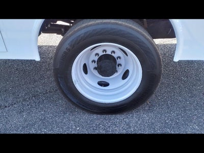 2024 Ford SUPER DUTY F-550 DRW XL 2WD REG CAB 169 WB 84