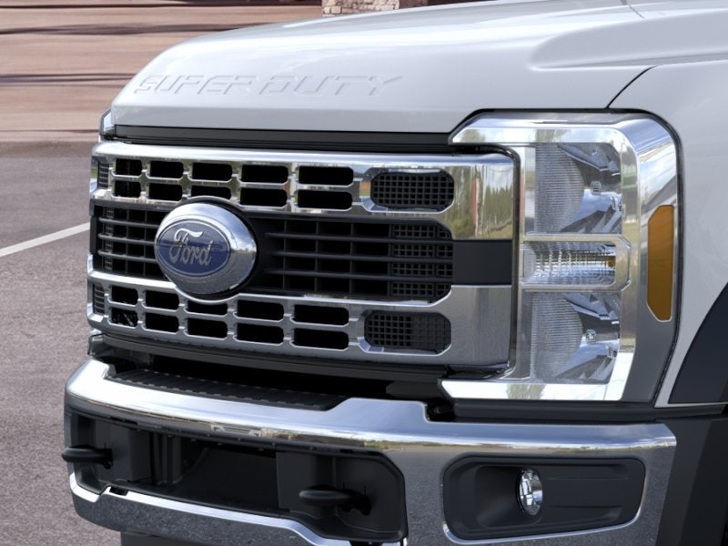 2025 Ford SUPER DUTY F-550 DRW XL 4WD REG CAB 169 WB 84