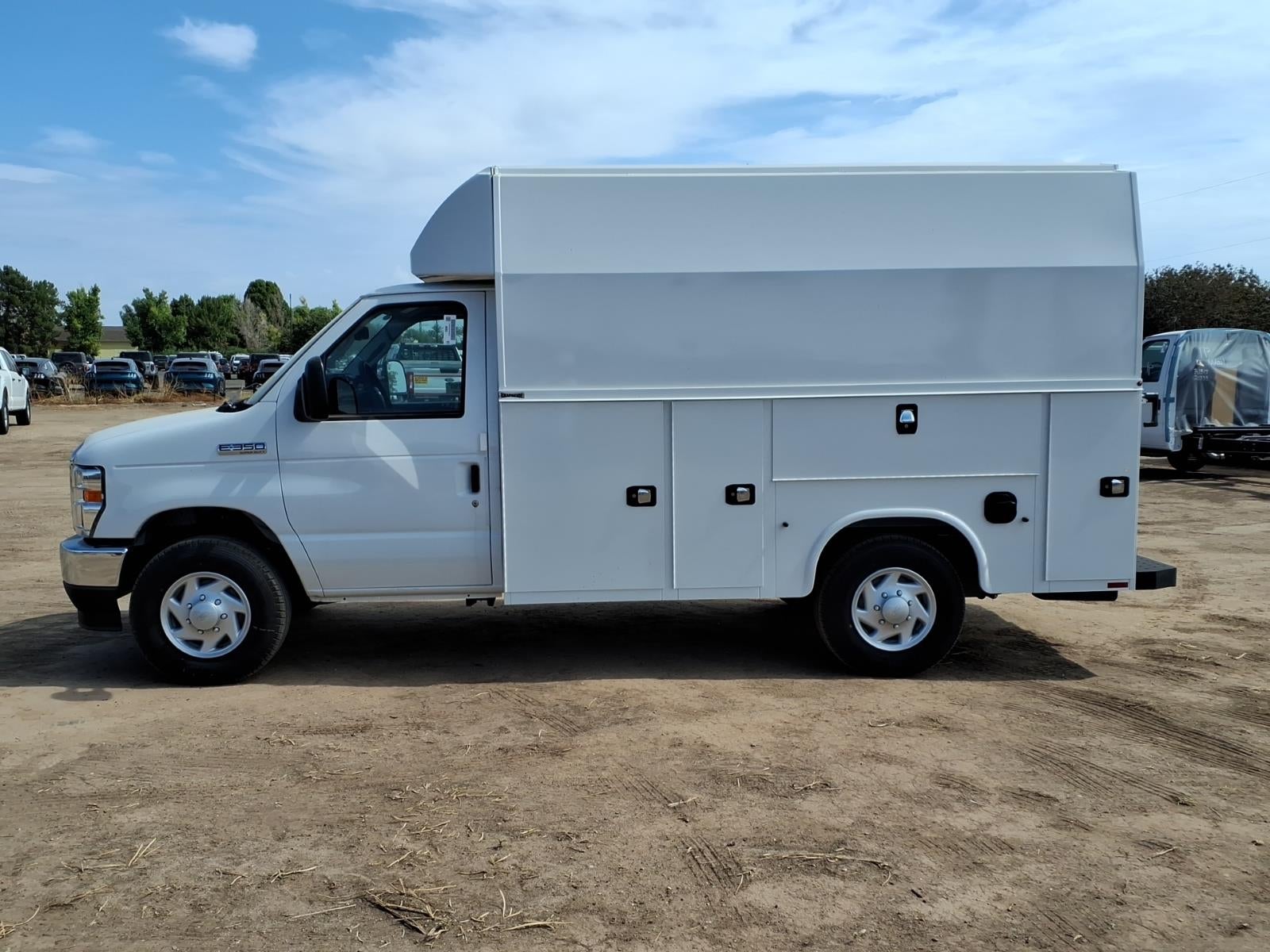 2027 Ford E-Series E-350 SRW 138 WB