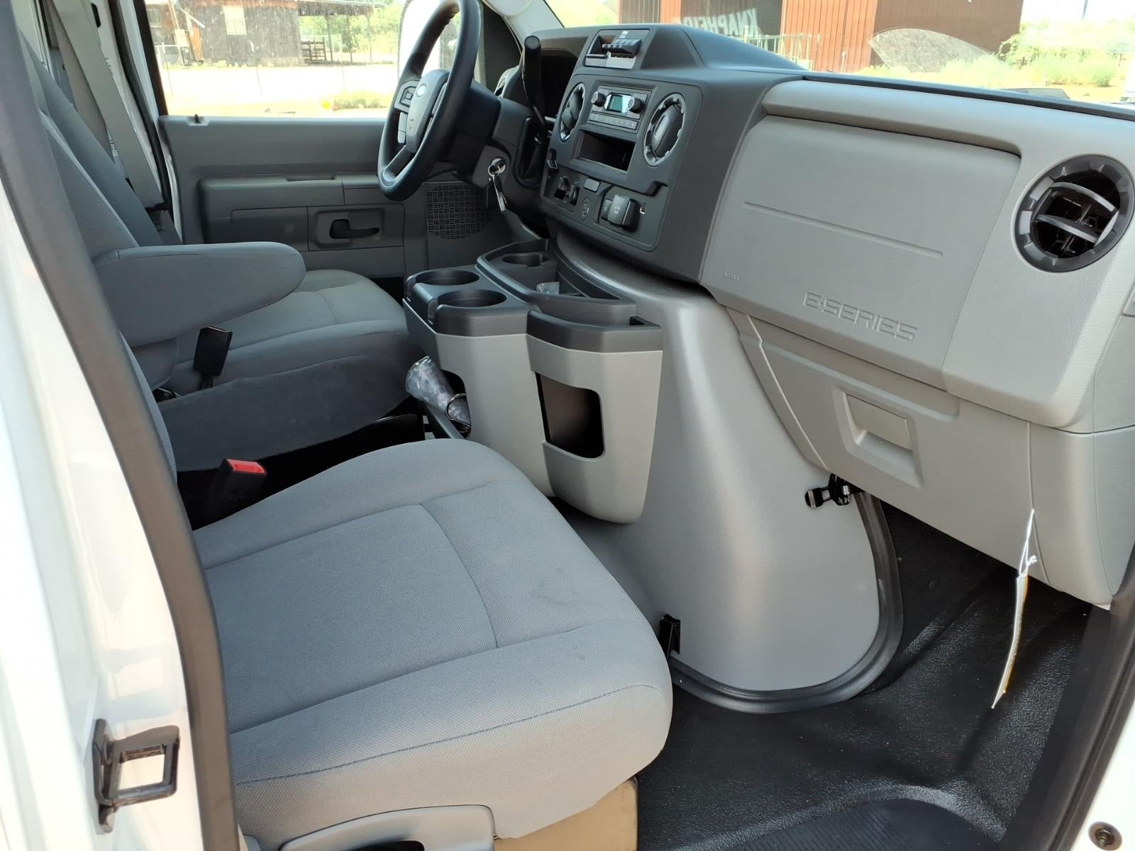 2027 Ford E-Series E-350 SRW 138 WB