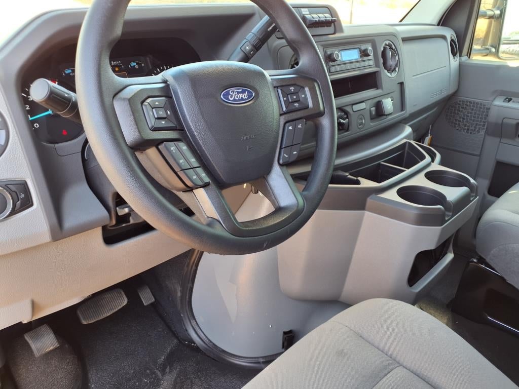 2026 Ford E-Series E-350 DRW 138 WB