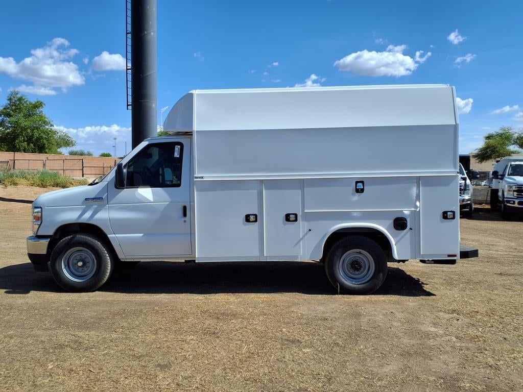 2026 Ford E-Series E-350 DRW 138 WB