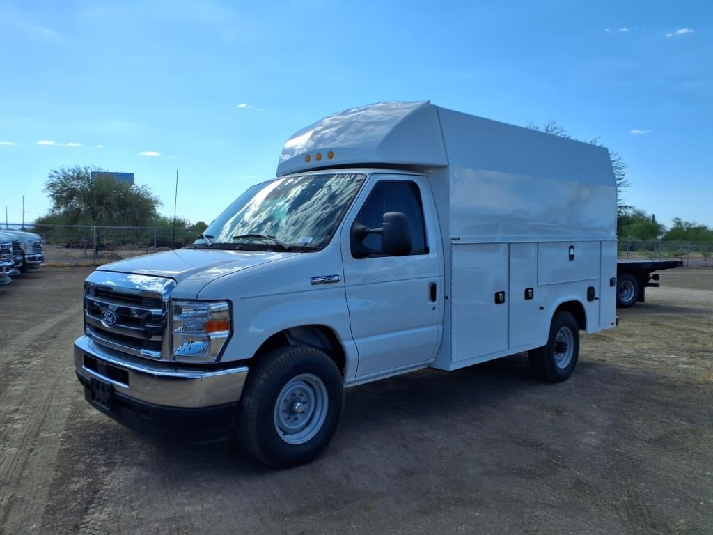 2026 Ford E-Series E-350 DRW 138 WB