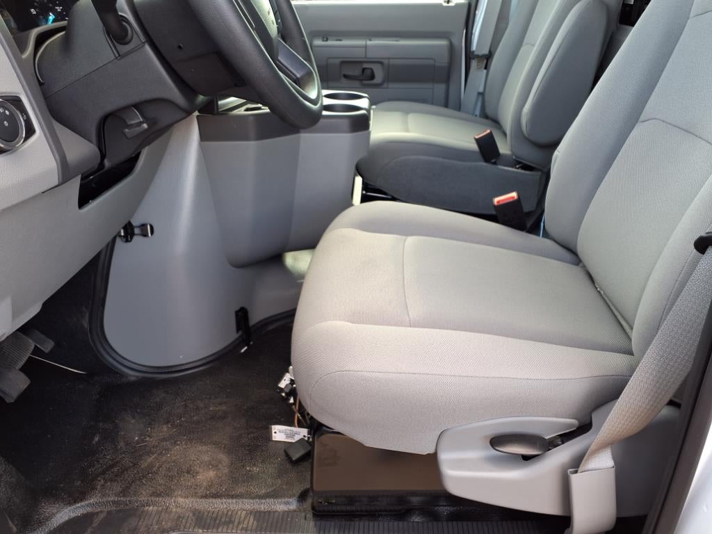 2026 Ford E-Series E-350 DRW 138 WB