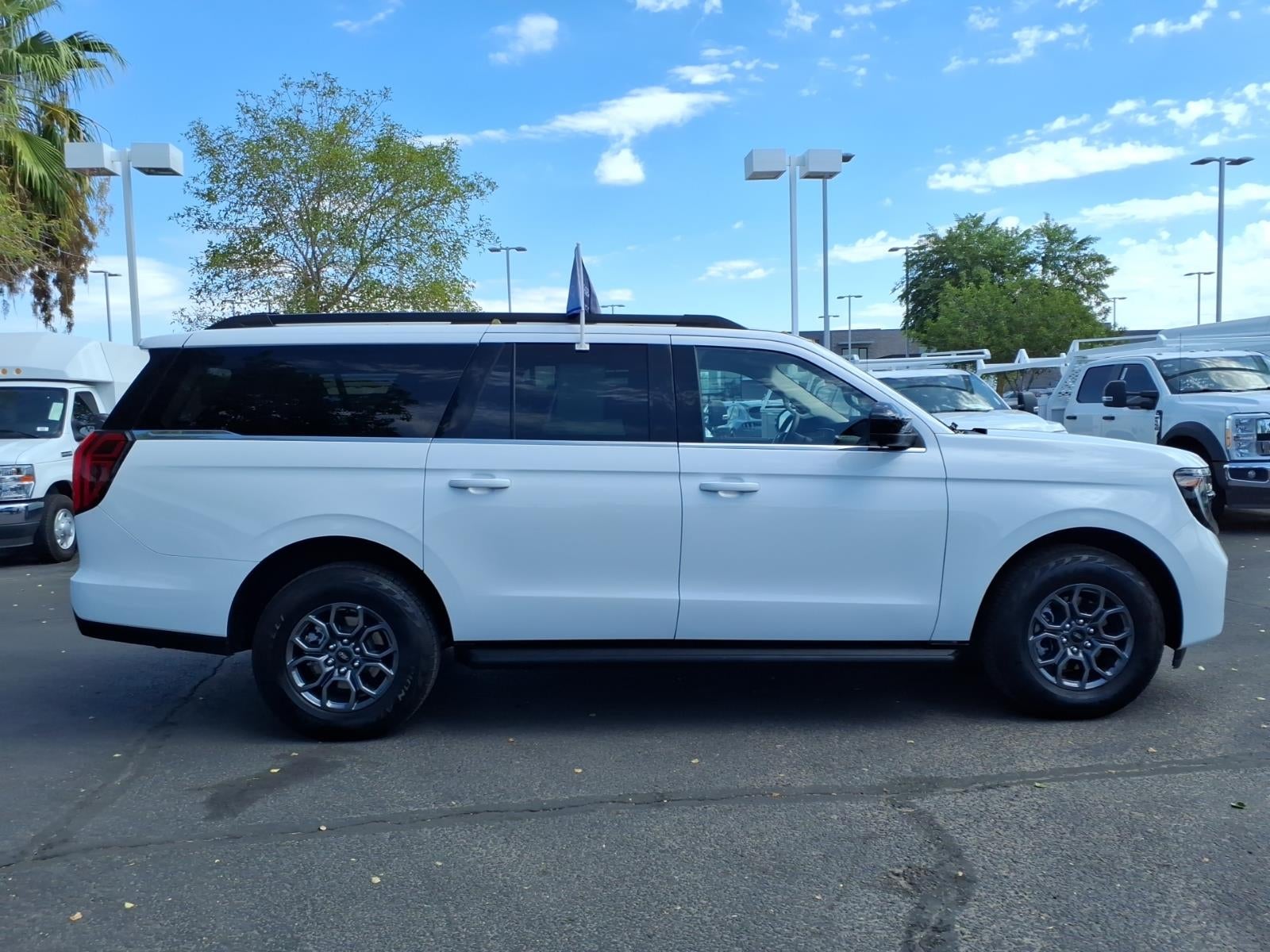 2025 Ford Expedition MAX Active
