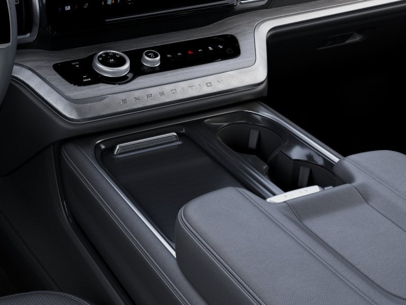 2027 Ford Expedition PLATINUM 4X2