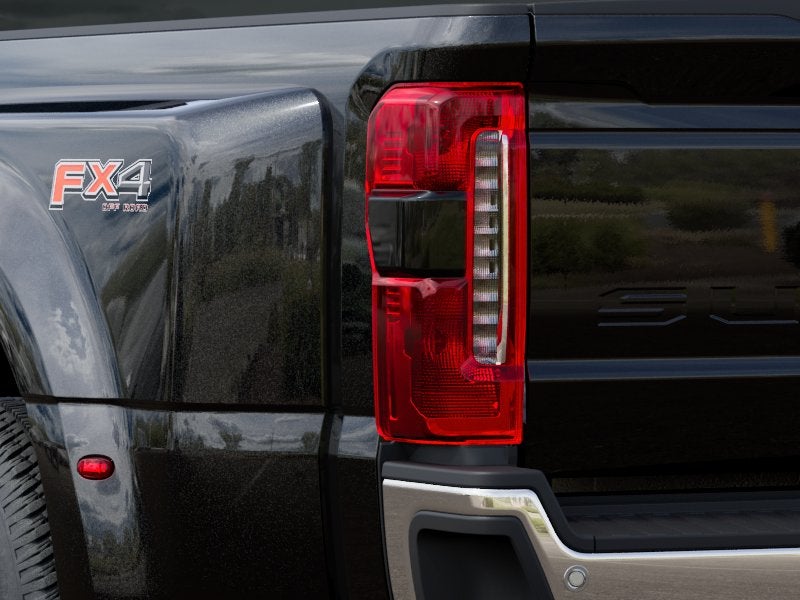 2027 Ford F-350 Super Duty LARIAT 4WD CREW CAB 8 BO