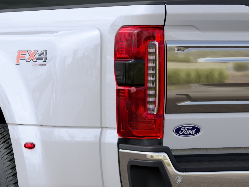 2027 Ford F-350 Super Duty KING RANCH 4WD CREW CAB 8