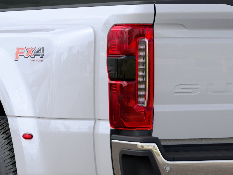 2027 Ford F-350 Super Duty LARIAT 4WD CREW CAB 8 BO