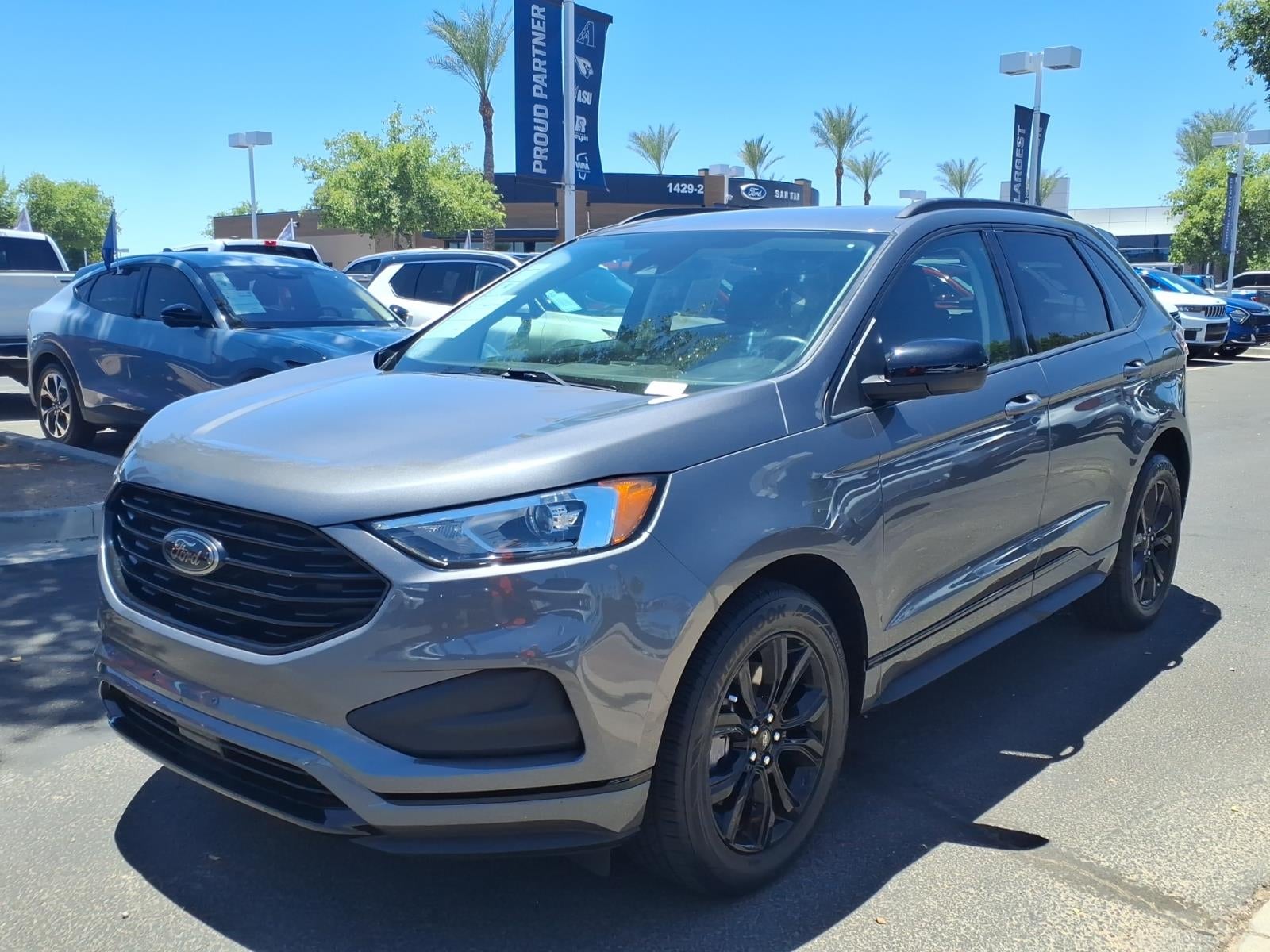 2022 Ford Edge SE