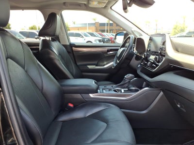 2022 Toyota Highlander Hybrid Limited