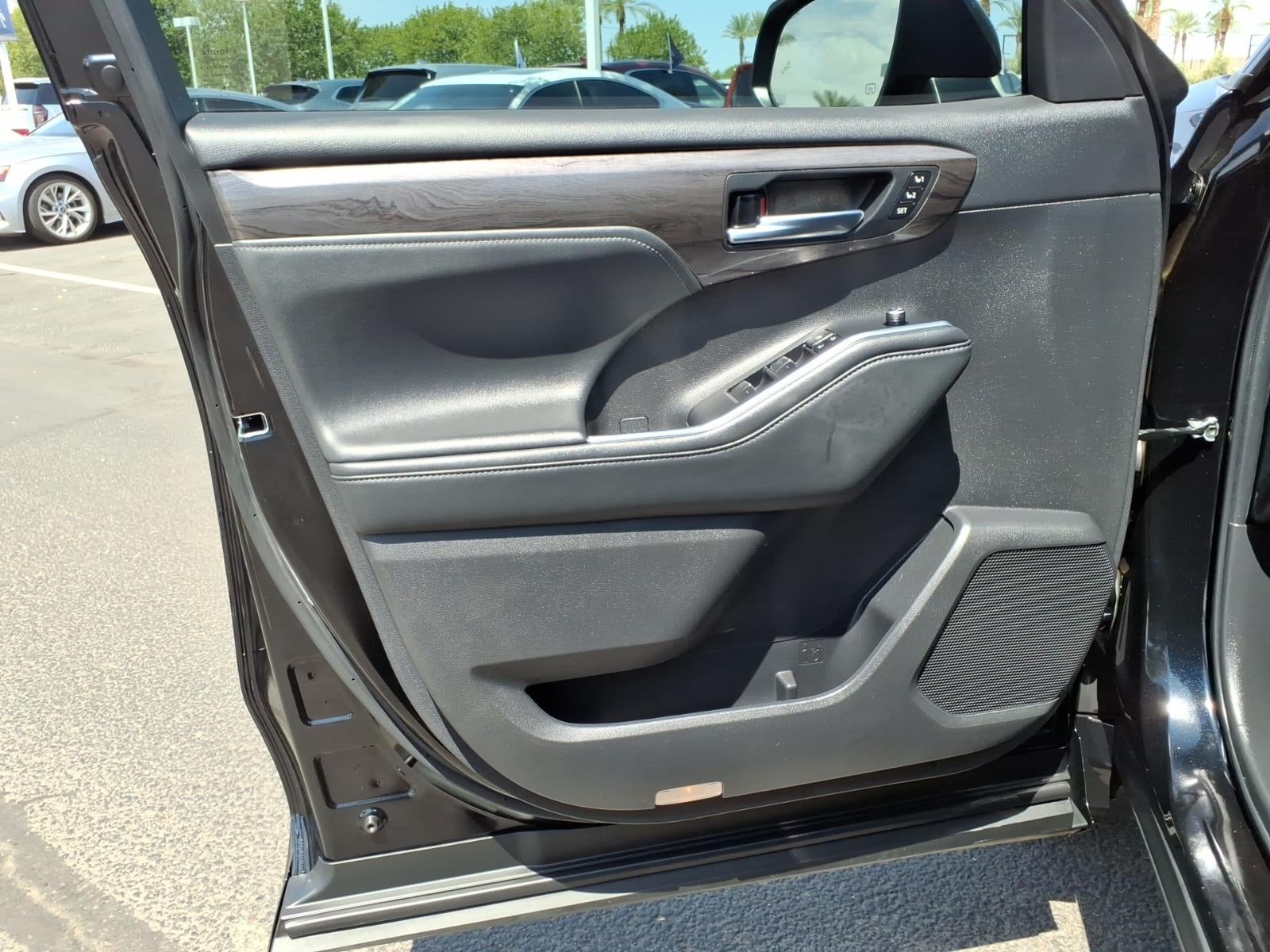 2022 Toyota Highlander Hybrid Limited